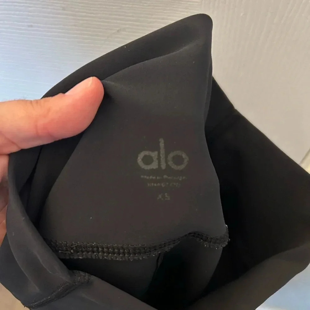 ! alo yoga leggings | 7/8 High-waisted ripped warrior - black